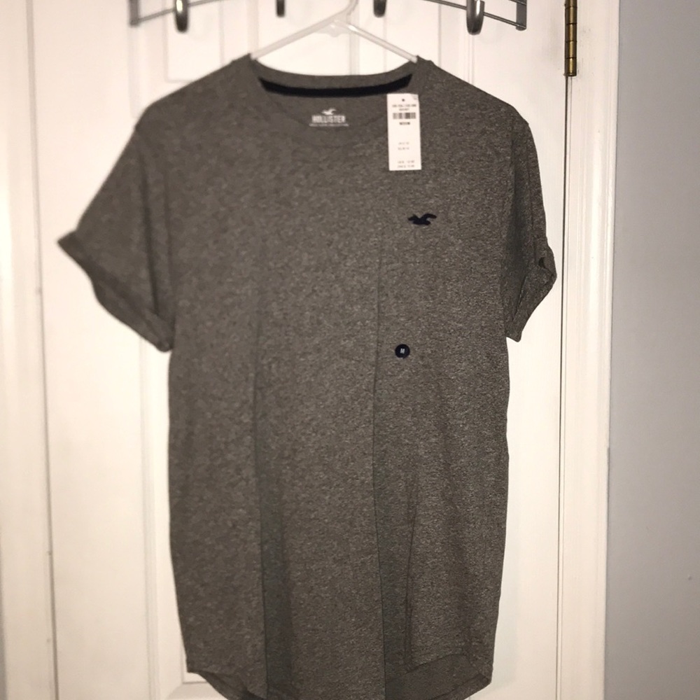 NEW WITH TAGS! Grey HOLLISTER MEDIUM tee shirt